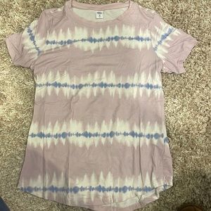 Old navy t-shirt